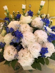 台東区　雷門へ御供のお花を配達いたしました｜「ふじフラワー」　（東京都台東区の花キューピット加盟店 花屋）のブログ