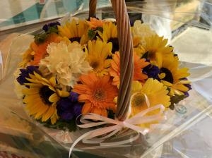 台東区　寿へ御供のお花を配達いたしました｜「ふじフラワー」　（東京都台東区の花キューピット加盟店 花屋）のブログ