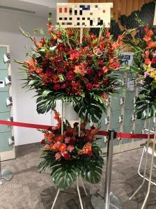 御公演の御祝に　浅草花劇場さまへ御祝のスタンド花をお届けいたしました♪｜「ふじフラワー」　（東京都台東区の花キューピット加盟店 花屋）のブログ