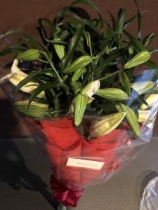 御祝に　カサブランカの花束を　台東区　西浅草へお届けいたしました♪｜「ふじフラワー」　（東京都台東区の花キューピット加盟店 花屋）のブログ