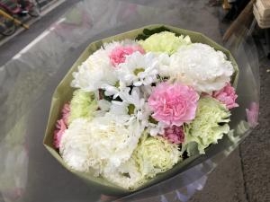 ペットちゃんの御供の花束を　台東区　浅草へ配達いたしました。｜「ふじフラワー」　（東京都台東区の花キューピット加盟店 花屋）のブログ