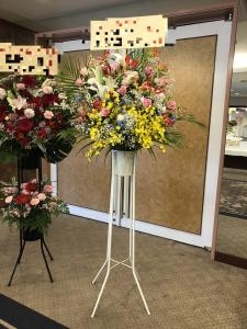 フィンガー５様　玉元様へ　御祝のスタンド花を　浅草ビューホテルさまへお届けいたしました♪｜「ふじフラワー」　（東京都台東区の花キューピット加盟店 花屋）のブログ