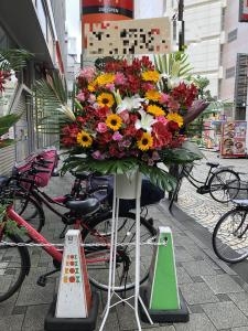 御開店の御祝に　御祝のスタンド花を　浅草ＲＯＸさまへお届けいたしました♪｜「ふじフラワー」　（東京都台東区の花キューピット加盟店 花屋）のブログ