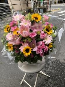 台東区　浅草へ　御開店の御祝に　御祝のアレンジメント花をお届けいたしました♪｜「ふじフラワー」　（東京都台東区の花キューピット加盟店 花屋）のブログ