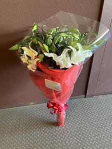 台東区　西浅草へ　カサブランカの花束をお届けいたしました♪｜「ふじフラワー」　（東京都台東区の花キューピット加盟店 花屋）のブログ