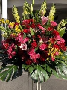 台東区　浅草へ　御開店の御祝に　御祝のスタンド花をお届けいたしました♪｜「ふじフラワー」　（東京都台東区の花キューピット加盟店 花屋）のブログ