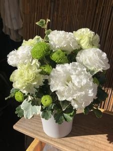 御供のアレンジメント花を台東区竜泉へお届けいたしました。｜「ふじフラワー」　（東京都台東区の花キューピット加盟店 花屋）のブログ