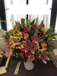 浅草公会堂さまへ御祝に御祝のアレンジメント花をお届けいたしました♪｜「ふじフラワー」　（東京都台東区の花キューピット加盟店 花屋）のブログ
