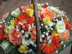 浅草公会堂さまへ　御祝会場に　御祝のアレンジメント花をお届けいたしました♪｜「ふじフラワー」　（東京都台東区の花キューピット加盟店 花屋）のブログ