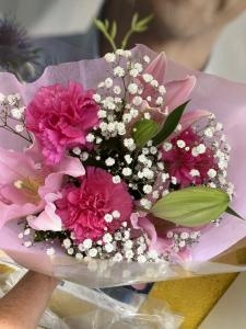 千束４丁目(吉原)へ　御祝に　御祝の花束を配達いたしました♪｜「ふじフラワー」　（東京都台東区の花キューピット加盟店 花屋）のブログ