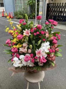 台東区　上野へ　御就任の御祝に　御祝のアレンジメント花を配達いたしました♪｜「ふじフラワー」　（東京都台東区の花キューピット加盟店 花屋）のブログ