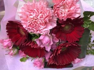TIX TOWERさまへ　御祝の花束を配達いたしました♪｜「ふじフラワー」　（東京都台東区の花キューピット加盟店 花屋）のブログ
