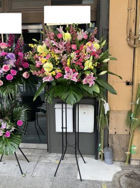 台東区　雷門へ　御開店の御祝のスタンド花をお届けいたしました♪｜「ふじフラワー」　（東京都台東区の花キューピット加盟店 花屋）のブログ