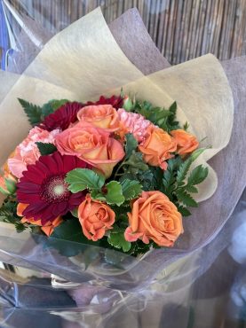 台東区下谷へお誕生日の御祝の花束をお届けいたしました♪｜「ふじフラワー」　（東京都台東区の花キューピット加盟店 花屋）のブログ