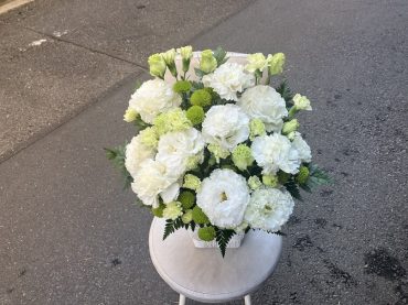 浅草浄苑（東本願寺）さまへ御供のお花をお届けいたしました。|「ふじフラワー」　（東京都台東区の花屋）のブログ