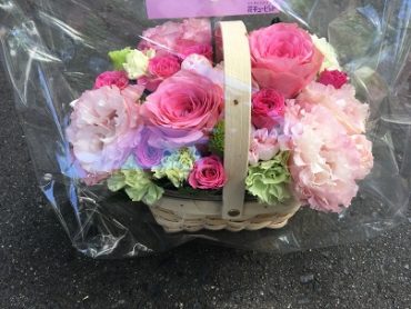 台東区花川戸へ　御開店の御祝のアレンジメント花を配達いたしました♪|「ふじフラワー」　（東京都台東区の花屋）のブログ