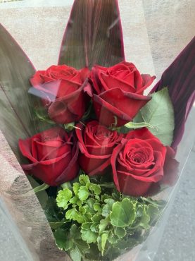鳥越アズーリFMさまへ　御祝の花束を配達いたしました|「ふじフラワー」　（東京都台東区の花屋）のブログ