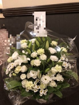 台東区蔵前へ　御供のアレンジメント花を配達いたしました。|「ふじフラワー」　（東京都台東区の花屋）のブログ