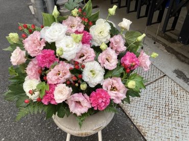 台東区上野へ　御開店のお祝いのアレンジメント花を配達いたしました♪｜「ふじフラワー」　（東京都台東区の花キューピット加盟店 花屋）のブログ