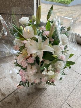 台東区　池之端へ　御供のお花を配達いたしました。|「ふじフラワー」　（東京都台東区の花屋）のブログ