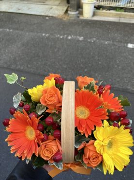 千束４丁目(吉原)へ　お祝いのアレンジメント花を配達いたしました♪｜「ふじフラワー」　（東京都台東区の花キューピット加盟店 花屋）のブログ