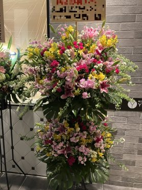 上野精養軒さまへ　お祝いのスタンド花を配達いたしました♪|「ふじフラワー」　（東京都台東区の花屋）のブログ