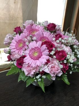 台東区　谷中へ　個展のお祝いのアレンジメント花を配達いたしました♪｜「ふじフラワー」　（東京都台東区の花キューピット加盟店 花屋）のブログ