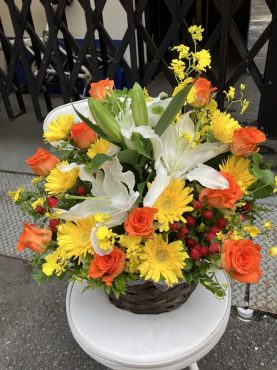 台東区浅草へ　御開店のお祝いにアレンジメント花を配達いたしました♪｜「ふじフラワー」　（東京都台東区の花キューピット加盟店 花屋）のブログ