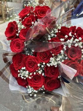 台東区　西浅草へ　赤バラとカスミソウの花束を配達いたしました♪｜「ふじフラワー」　（東京都台東区の花キューピット加盟店 花屋）のブログ